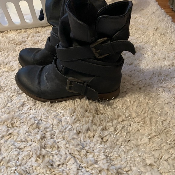 Shoes - Picture 5 of 5